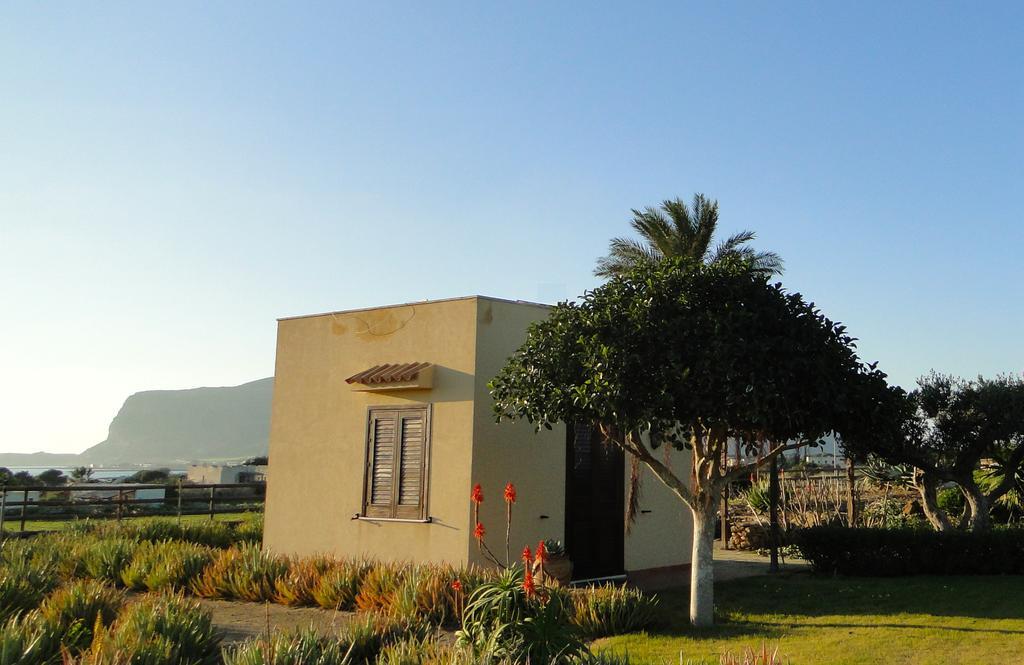 Il Giardino Delle Aloe Pensionat Favignana Exteriör bild