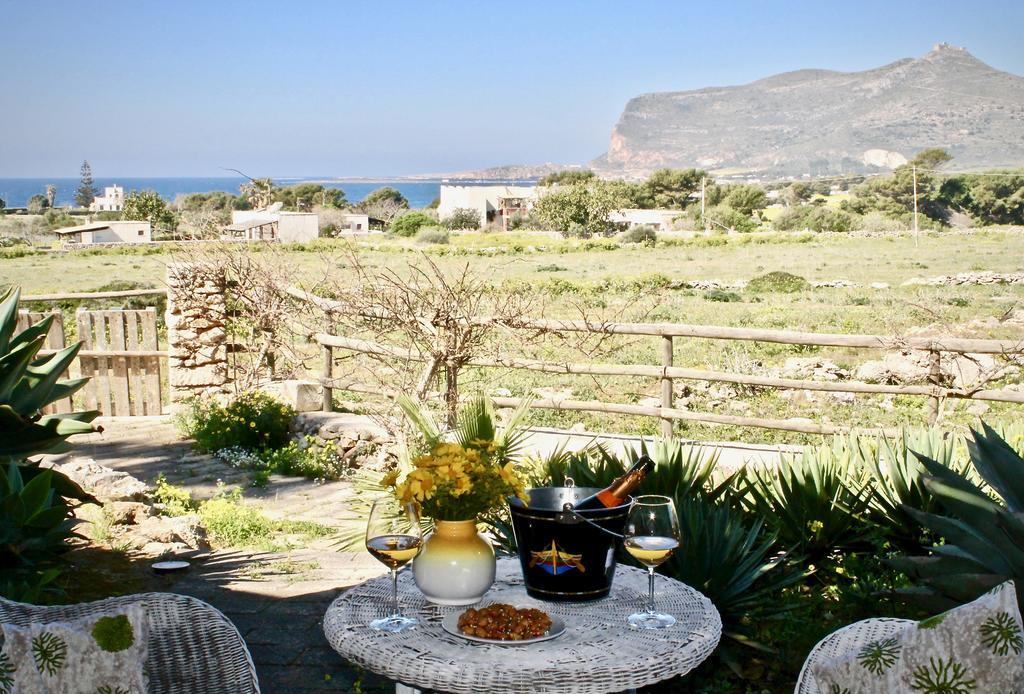 Il Giardino Delle Aloe Pensionat Favignana Exteriör bild