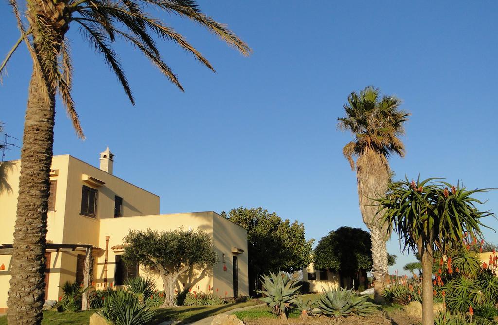 Il Giardino Delle Aloe Pensionat Favignana Exteriör bild