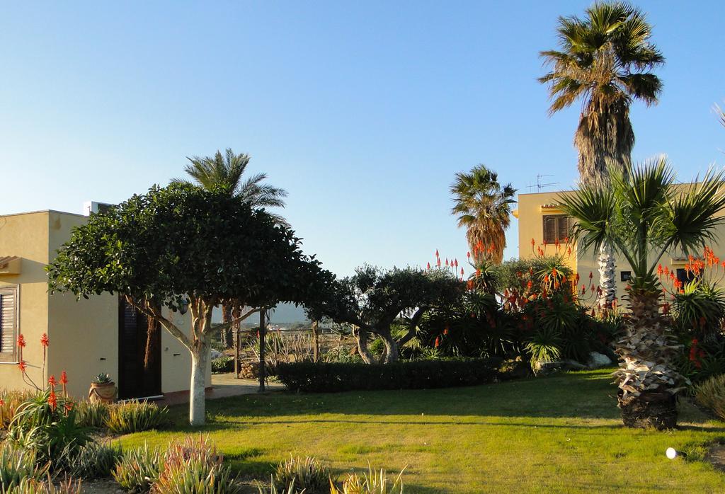 Il Giardino Delle Aloe Pensionat Favignana Exteriör bild