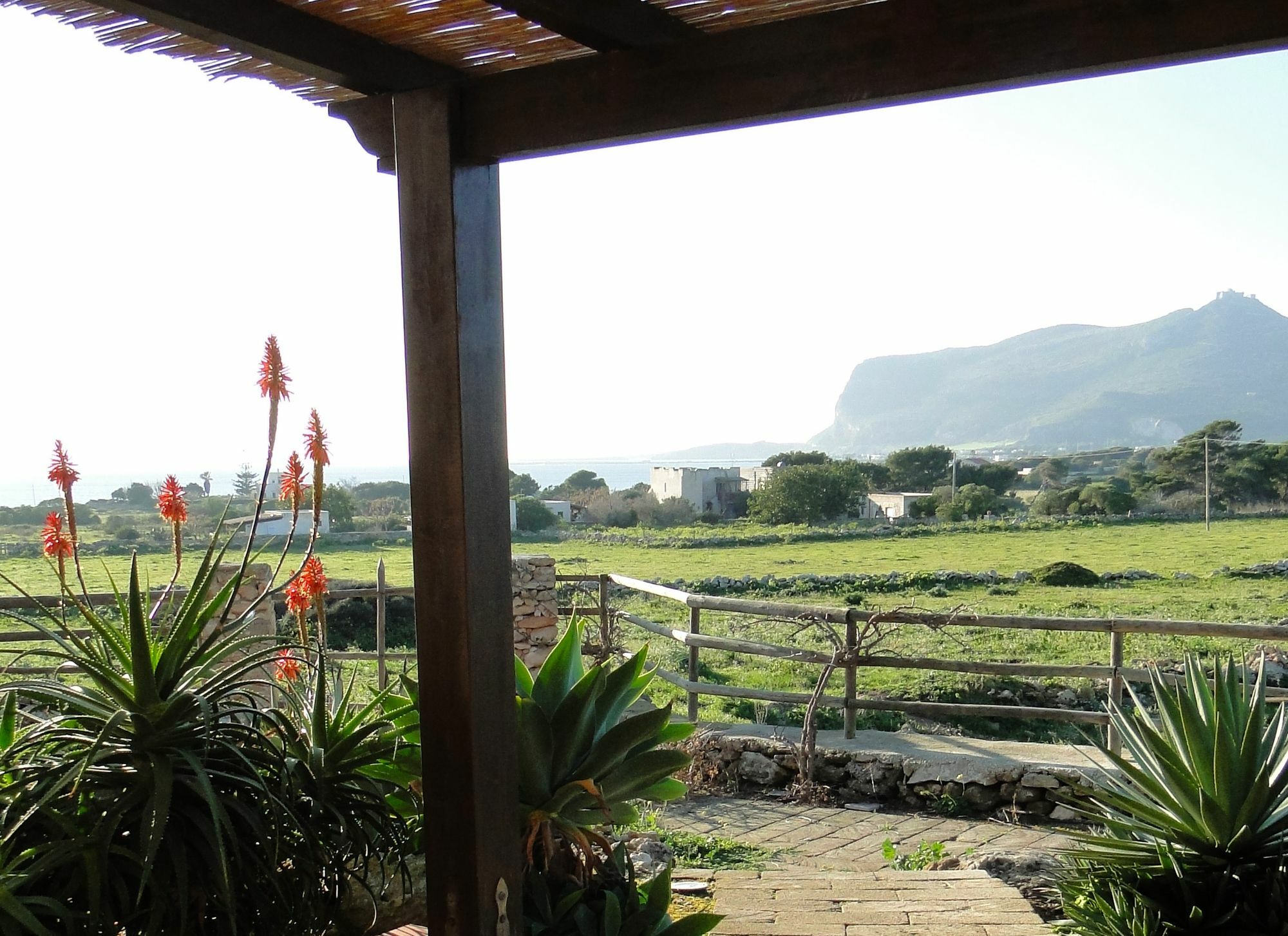 Il Giardino Delle Aloe Pensionat Favignana Exteriör bild