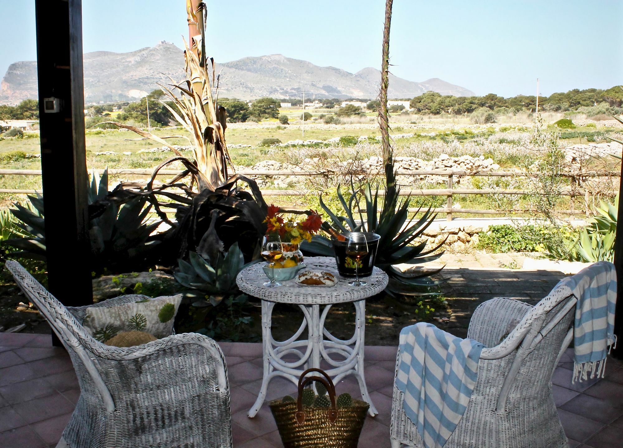 Il Giardino Delle Aloe Pensionat Favignana Exteriör bild