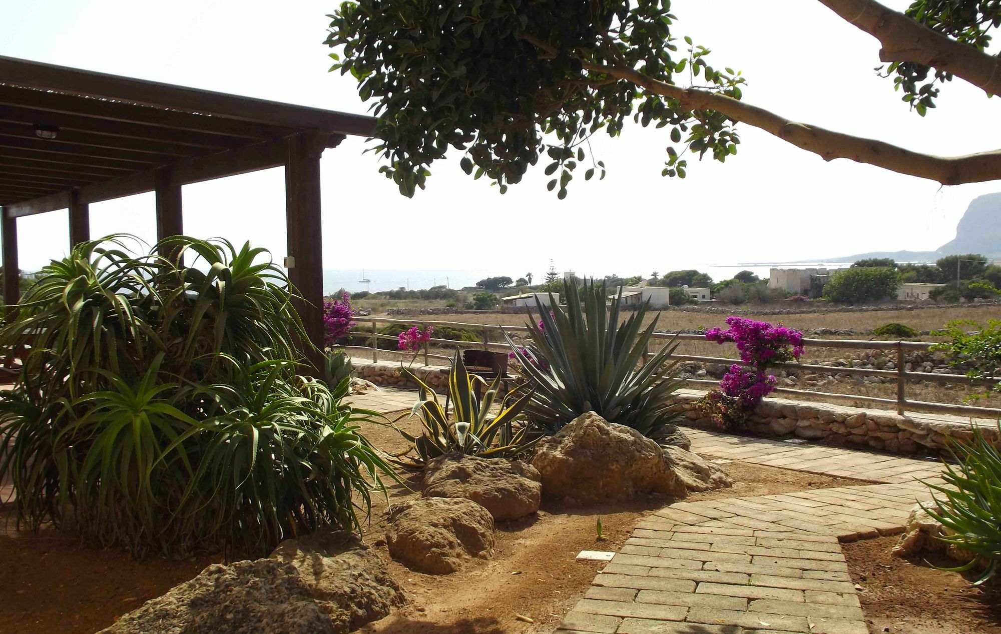 Il Giardino Delle Aloe Pensionat Favignana Exteriör bild